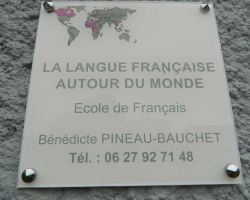 Enseigne de La Langue Française Autour Du Monde